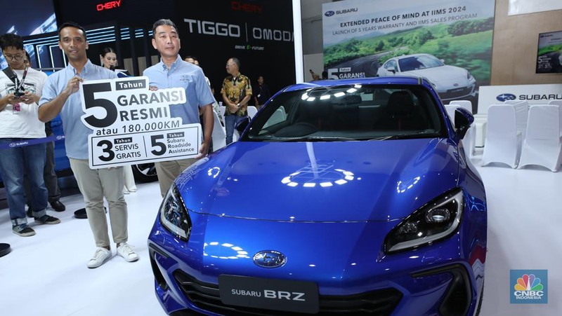 Pameran Indonesia International Motor Show (IIMS) 2024 digelar di JIExpo Kemayoran, Jakarta Pusat, pada 15-25 Februari. (CNBC Indonesia/Tri Susilo)