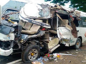 Mobil Bawa Rombongan Pelayat Asal Lutra Kecelakaan di Maros, 1 Orang Tewas