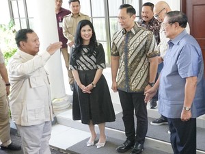 Saling Hormat Prabowo dan SBY Bernostalgia di Pacitan