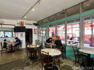 Menikmati Sajian Kopitiam Lezat di Salah Satu Sudut Pecinan Bandung