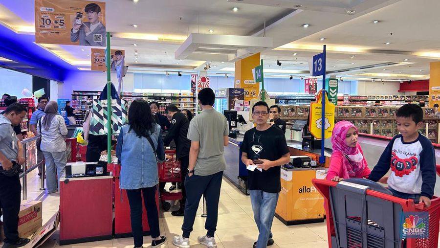 Transmart Full Day Sale di Transmart Cempaka Putih. (CNBC Indonesia/Zefanya)