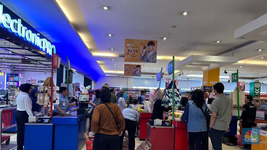 Transmart Full Day Sale (CNBC Indonesia/Zafanya)