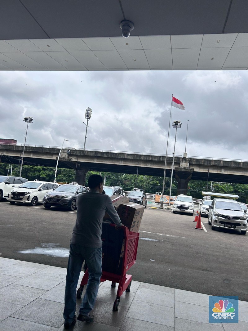 Transmart Full Day Sale di Transmart Cempaka Putih. (CNBC Indonesia/Zefanya) Transmart Full Day Sale di Transmart Cempaka Putih. (CNBC Indonesia/Zefanya)