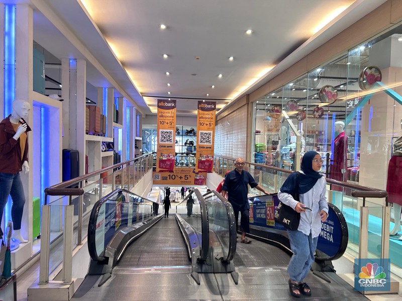 Transmart Full Day Sale di Transmart Cempaka Putih. (CNBC Indonesia/Zefanya)