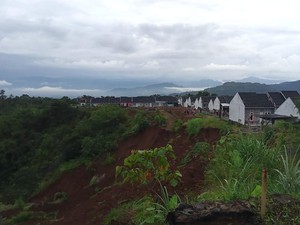 Longsor Landa 2 Kecamatan di Cianjur, Permukiman-Sekolah Terancam