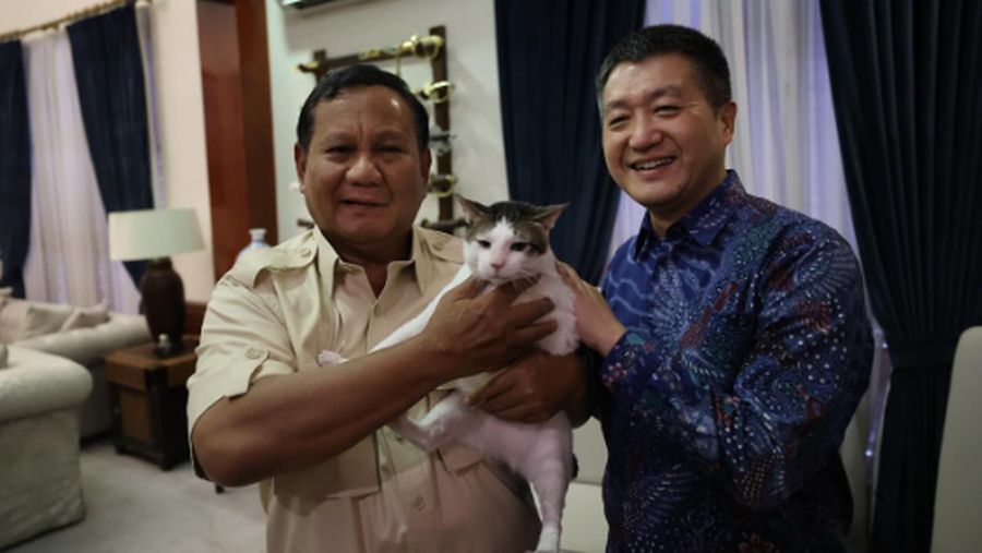 Prabowo menerima kunjungan Duta Besar Republik Rakyat China H.E. Lu Kang yang mengucapan selamat dan kunjungannya kepada Prabowo di Kediaman Kertanegara, Jakarta. (Instagram @prabowo)