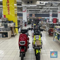Cuma Weekend Ini! Sepeda Listrik Banting Harga di Transmart