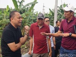 Walkot Eri Sebut Banjir Surabaya Barat Kiriman dari Gresik