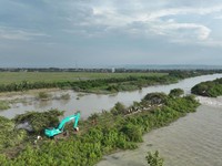 Sungai Wulan Jebol, WIKA Sukses Tutup 2 Titik Tanggul dalam 3 Hari