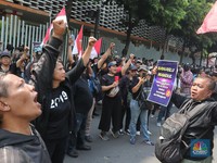 Potret Relawan Ganjar-Mahfud Demo Tolak Hasil Pemilu 2024