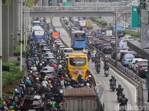 Jakarta Tinggalkan Status Ibu Kota, Usia Kendaraan Dibatasi