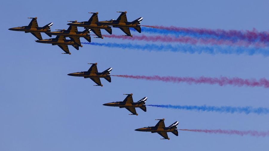Pemandangan papan tanda Singapore Airshow menjelang acara kedirgantaraan dua tahunan di Changi Exhibition Centre di Singapura 18 Februari 2024. REUTERS/Edgar Su