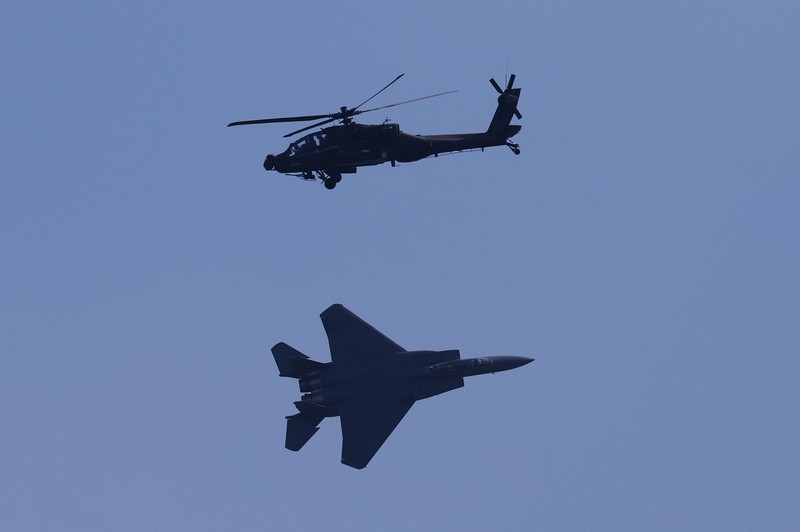 Pemandangan papan tanda Singapore Airshow menjelang acara kedirgantaraan dua tahunan di Changi Exhibition Centre di Singapura 18 Februari 2024. REUTERS/Edgar Su Pemandangan papan tanda Singapore Airshow menjelang acara kedirgantaraan dua tahunan di Changi Exhibition Centre di Singapura 18 Februari 2024. REUTERS/Edgar Su