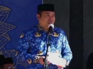 Pj Gubernur Gorontalo Ismail Pakaya Roboh Saat Pimpin Apel Korpri
