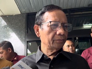 Mahfud Minta Nadiem Jadikan Pramuka Ekskul Wajib: Tolong Pak!
