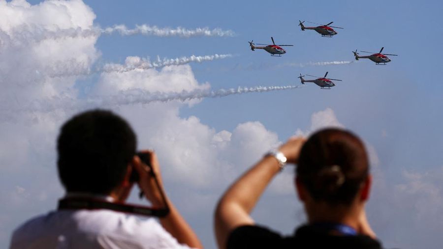 Pemandangan papan tanda Singapore Airshow menjelang acara kedirgantaraan dua tahunan di Changi Exhibition Centre di Singapura 18 Februari 2024. REUTERS/Edgar Su
