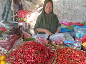 Cabai Keriting Tembus Rp 100 Ribu/kg di Pasar, Pedagang: Kasihan Kami Ini