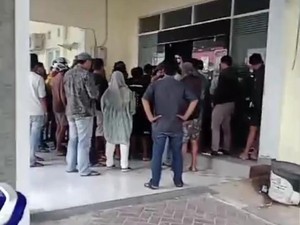 Warga di Gorontalo Geruduk Kantor Camat Desak Rekapitulasi Suara Diulang