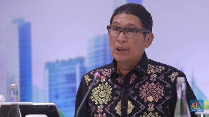 Kepala Eksekutif Pengawas Pasar Modal OJK Inarno Djajadi. (CNBC Indonesia/Muhammad Sabki)