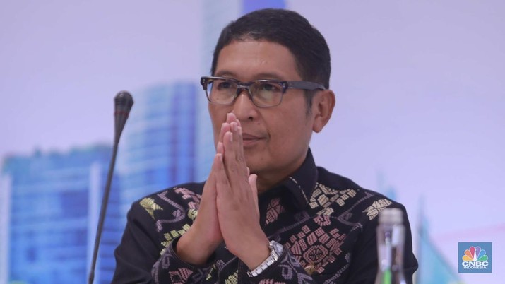 Kepala Eksekutif Pengawas Pasar Modal OJK Inarno Djajadi. (CNBC Indonesia/Muhammad Sabki)