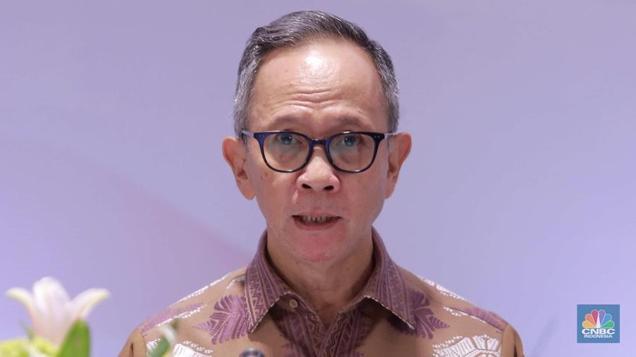 Ketua DK OJK Mahendra Siregar. (CNBC Indonesia/Muhammad Sabki)