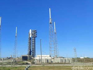 Satelit Merah Putih 2 Berdiri Gagah Siap Meluncur