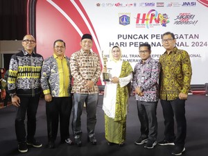 Sukses Lestarikan Budaya Silat, Bupati Serang Raih Anugerah PWI 2024