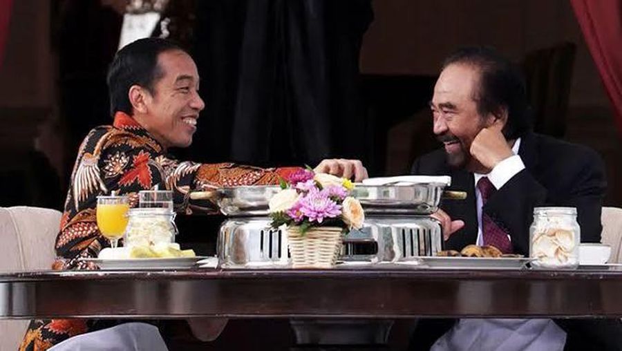 Presiden Joko Widodo makan bersama Ketua Umum Partai Nasdem Surya Paloh. (Instagram @suryapaloh.id)