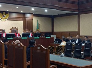 Jaksa Cecar Makelar MA Dadan Tri soal Tanggal Pembelian McLaren Rp 3,3 M