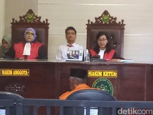 Lansia Terdakwa KDRT gegara Kotoran Kucing di Tegal Dituntut Bui 5 Bulan