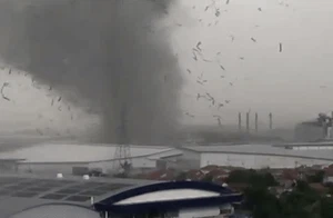 Ini yang Dirasakan Warga Sebelum Tornado Terjang Sumedang