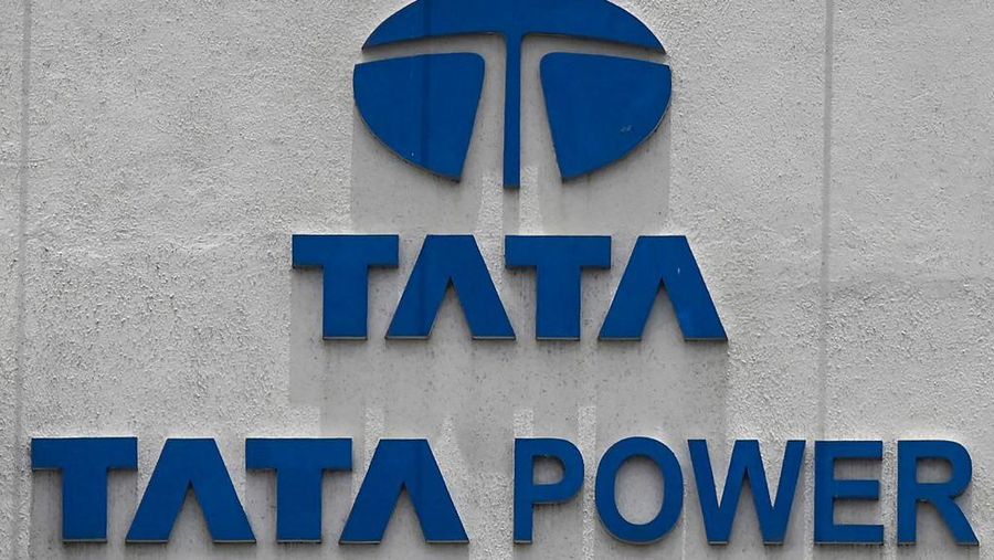 Logo perusahaan energi India Tata Groups, Tata Power. (Photo by Indranil MUKHERJEE / AFP/File Foto)
