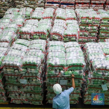 Potret 15 Juta Kg Beras Premium 'Menggunung', Segera Guyur Jabodetabek