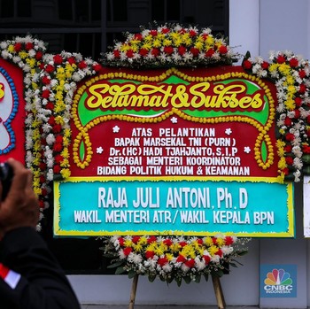 Penampakan Ramai Karangan Bunga Ucapan Selamat untuk Menko Hadi