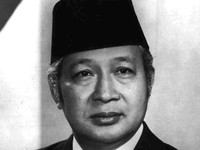 Soeharto Muda Jadi Korban Bully, Hidupnya Makin Berat