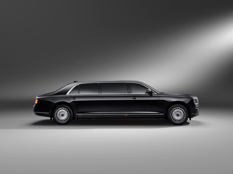 Profil kendaraan Aurus Senat Limousine buatan Rusia. (Dok: Aurusmotors.com) Profil kendaraan Aurus Senat Limousine buatan Rusia. (Dok: Aurusmotors.com)