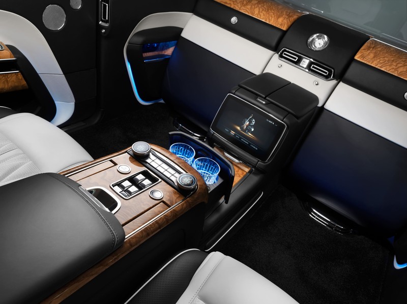 Profil kendaraan Aurus Senat Limousine buatan Rusia. (Dok: Aurusmotors.com) Profil kendaraan Aurus Senat Limousine buatan Rusia. (Dok: Aurusmotors.com)
