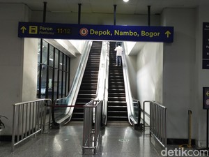 Detik-detik Penumpang Eskalator Stasiun Manggarai Panik Berjatuhan