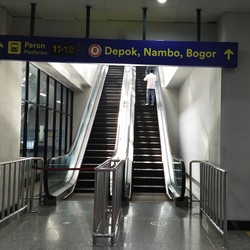 Heboh Kejadian 'Horor' di Eskalator Stasiun Manggarai, KCI Buka Suara