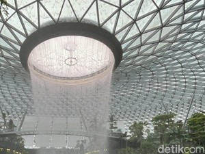 Ngutil di Bandara Changi, 2 Atlet Renang Italia Dilarang Masuk ke Singapura