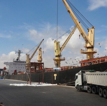 Potret Kapal Kargo AS Lolos dari Rudal Maut Houthi di Laut Merah