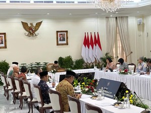 Maruf Amin Pimpin Rapat Penanggulangan Kemiskinan, Risma-Sri Mulyani Hadir