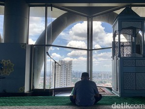 Ini Masjid Tertinggi di Jakarta, Bisa Lihat Keramaian Khas Metropolitan