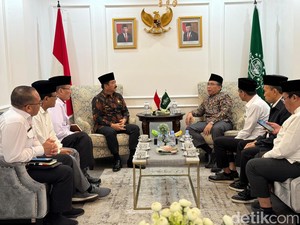 Hari Pertama Jadi Menko Polhukam, Hadi Tjahjanto Sowan Ke PBNU
