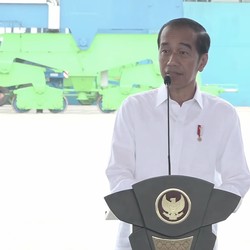 Wow! Jokowi Resmikan Pelabuhan Terbesar Kedua RI di Makassar
