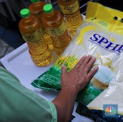 Penampakan Warga Jakarta Berburu Pangan Murah, Harga Beras Jadi Segini