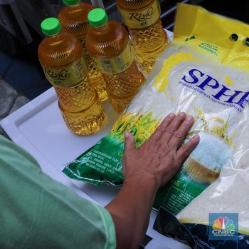 Penampakan Warga Jakarta Berburu Pangan Murah, Harga Beras Jadi Segini