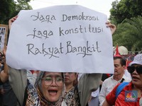 Massa Geruduk Kantor KPU RI, Teriak Tuntut Ini