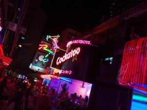 Bohongi 3 Ladyboy untuk Jasa Kencan, Turis Ditusuk Pisau