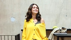 Video: Luna Maya Obati Kangen BTS Lewat VR di BSTARVERSE